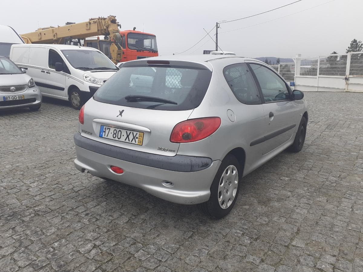 Peugeot 206 1.4 HDI · Ano 2004 — imagen 6