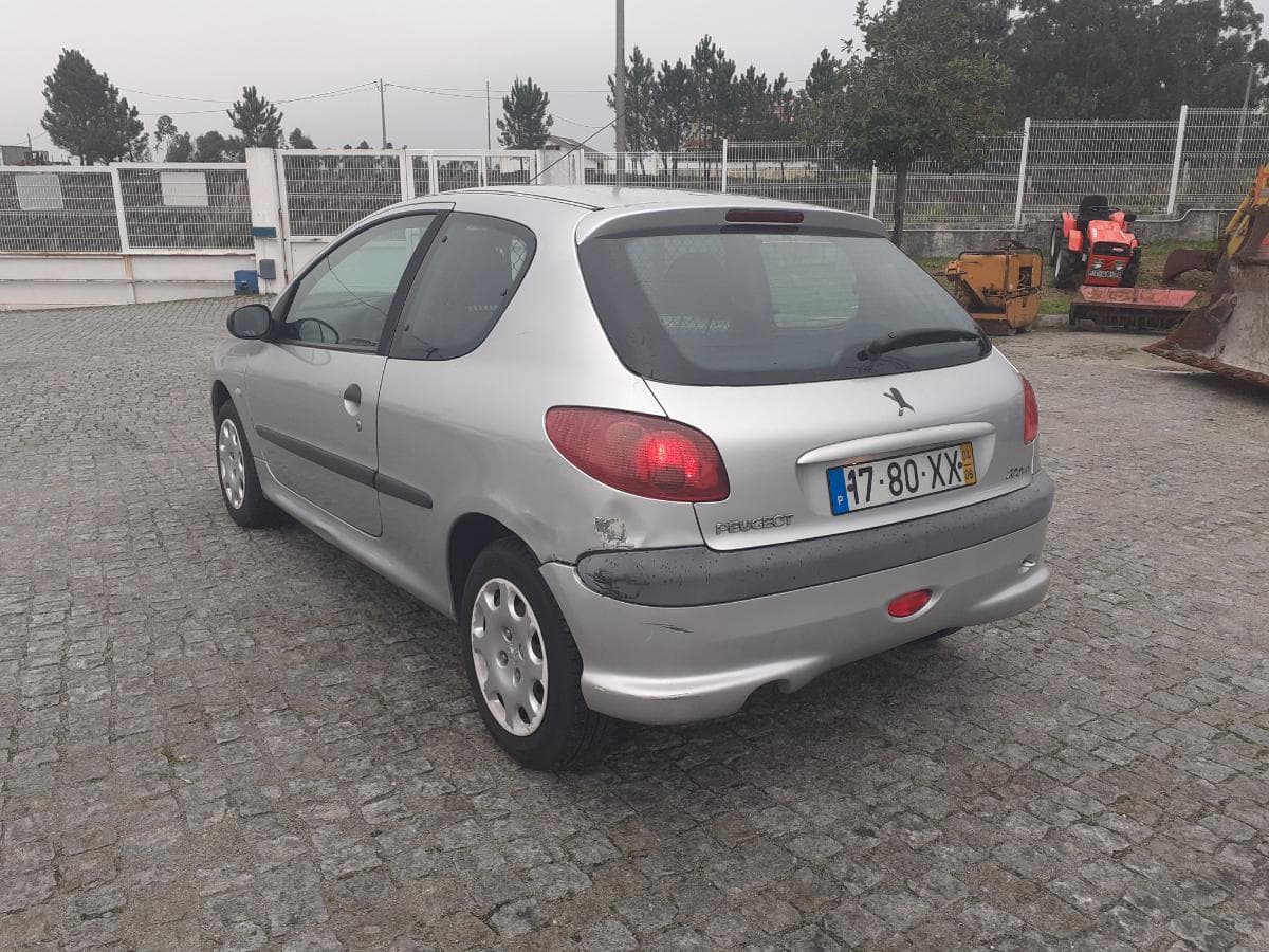 Peugeot 206 1.4 HDI · Ano 2004 — imagen 4