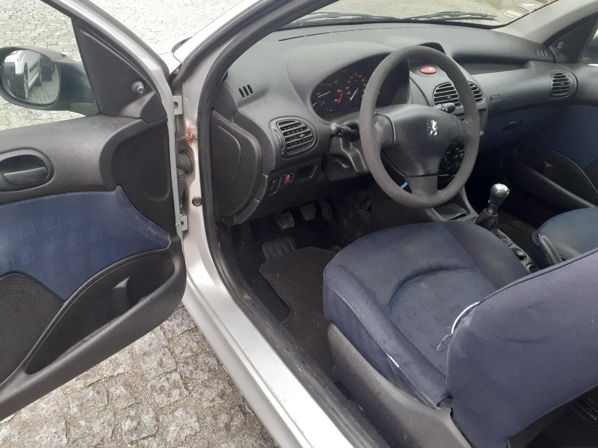 Peugeot 206 1.4 HDI · Ano 2004 — imagen 11