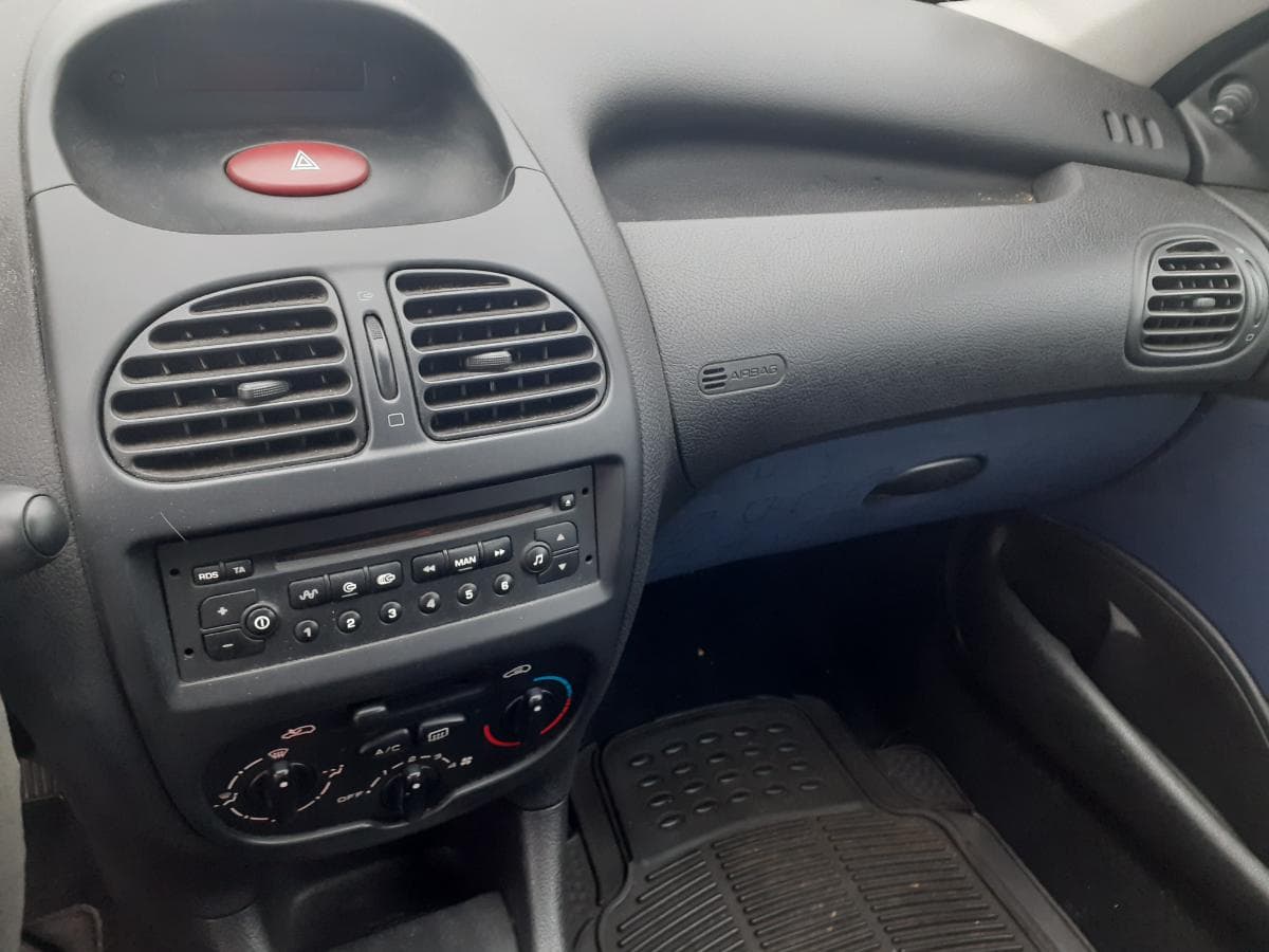 Peugeot 206 1.4 HDI · Ano 2004 — imagen 12
