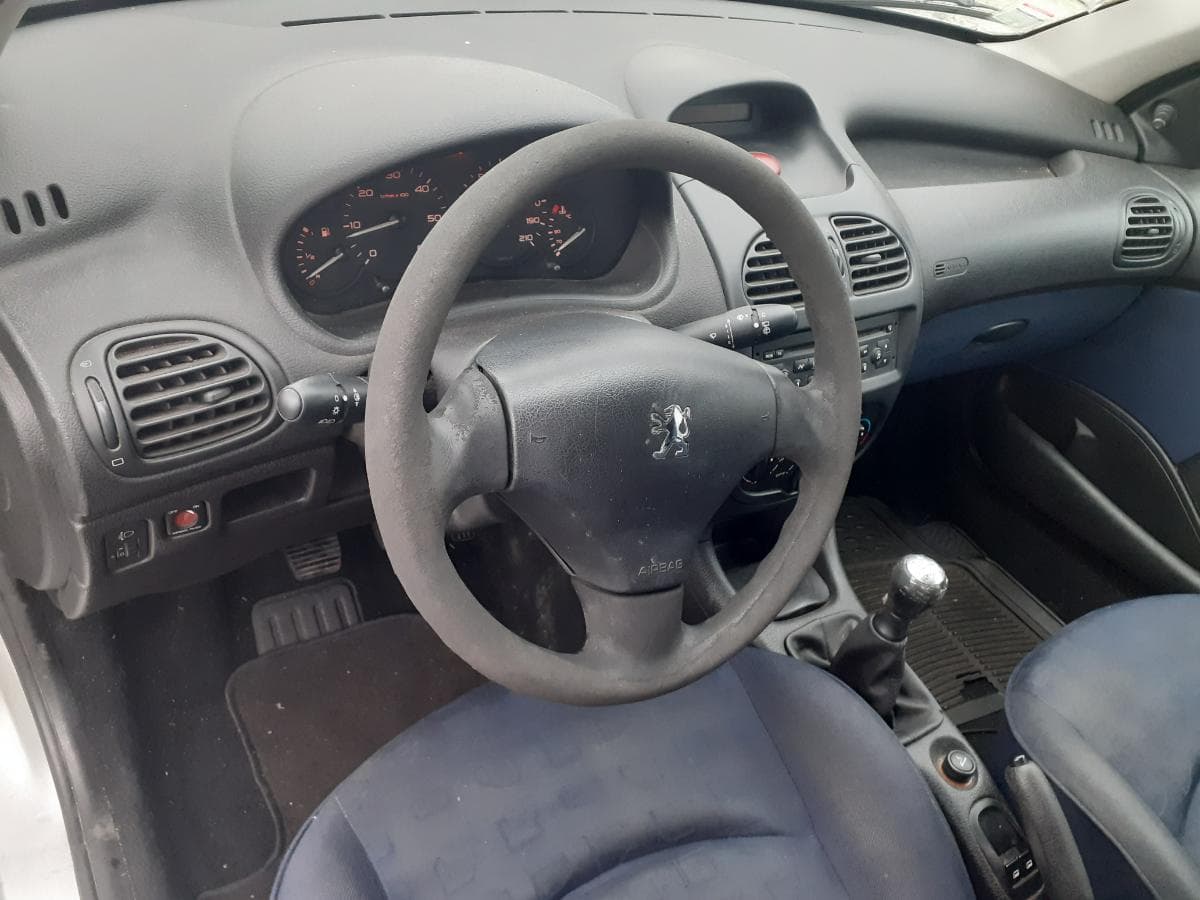 Peugeot 206 1.4 HDI · Ano 2004 — imagen 13