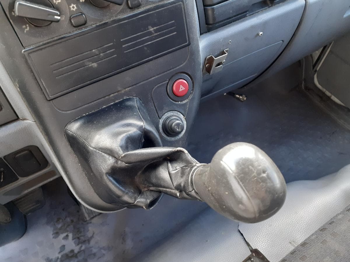 Mitsubishi Canter · Ano 2006 — image 13