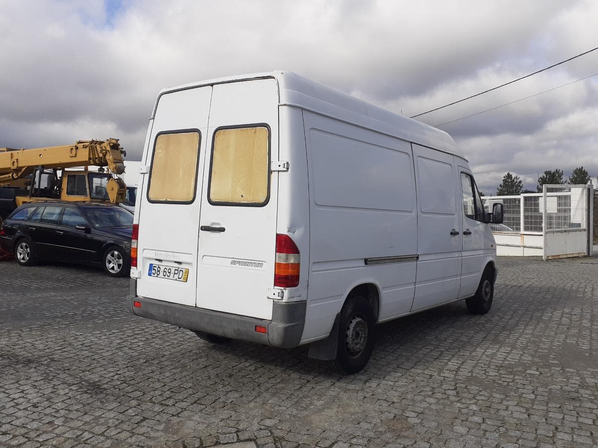 Mercedes-Benz Sprinter 312D — imagen 4