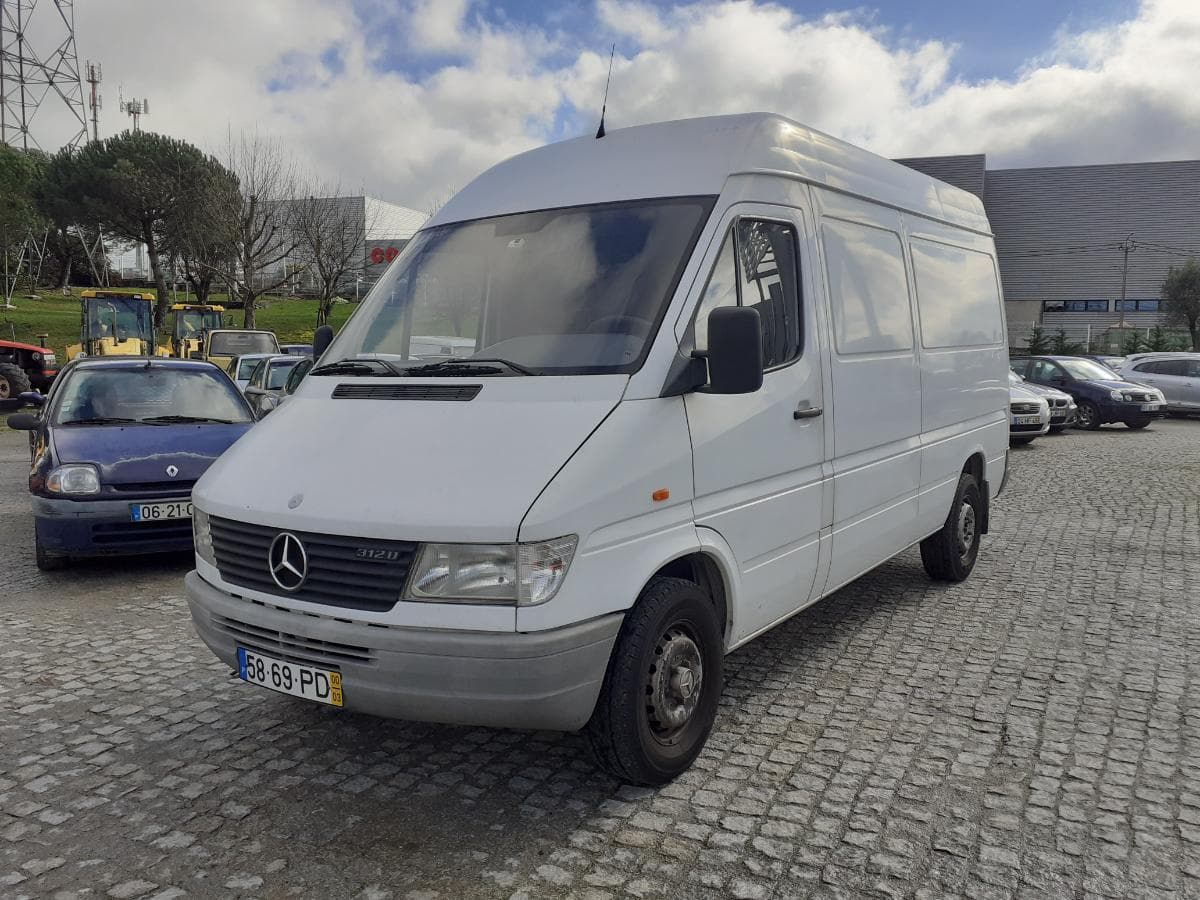 Mercedes-Benz Sprinter 312D — imagen 3