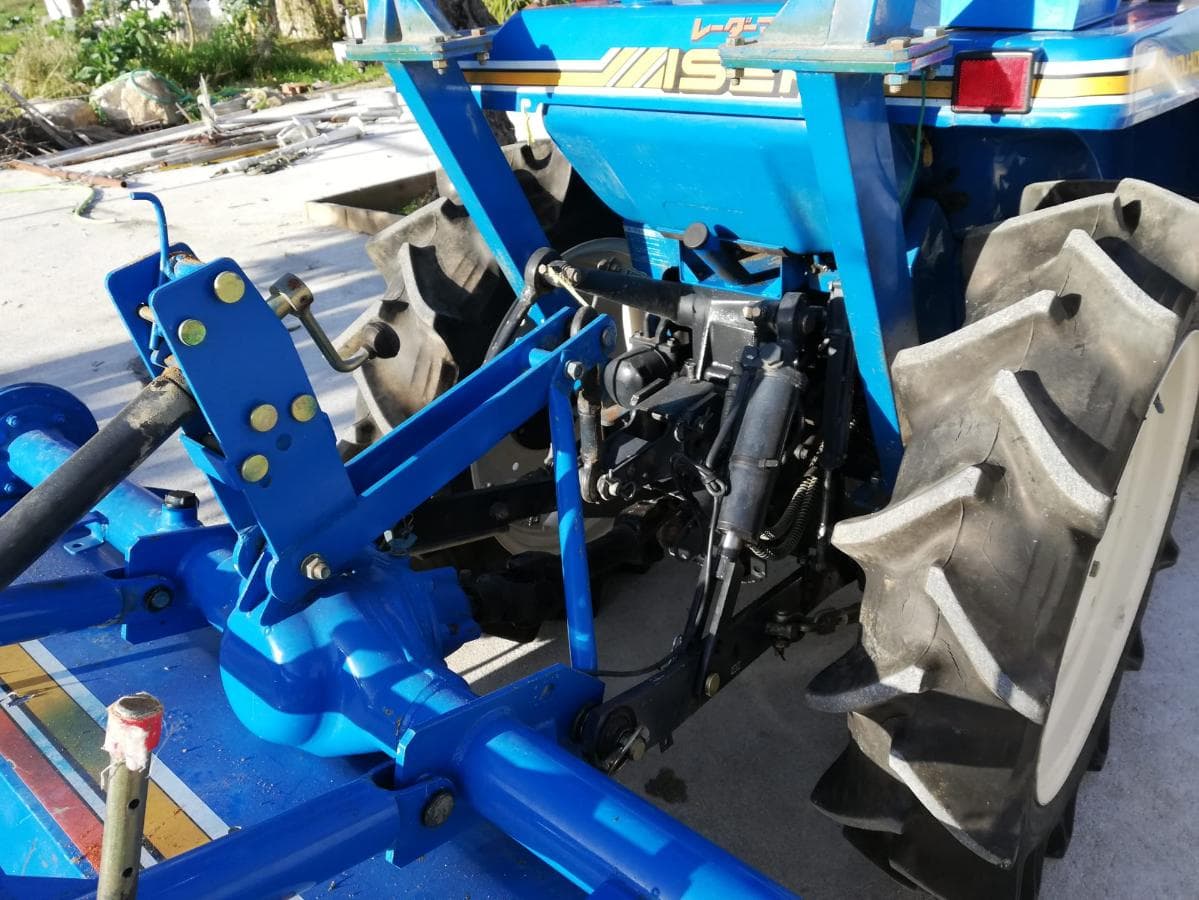 Trator Iseki 4/4 — image 7