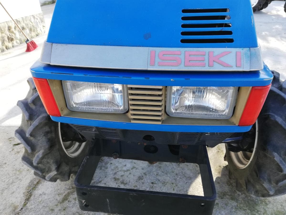 Trator Iseki 4/4 — image 10