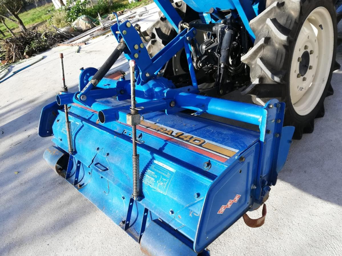 Trator Iseki 4/4 — image 18