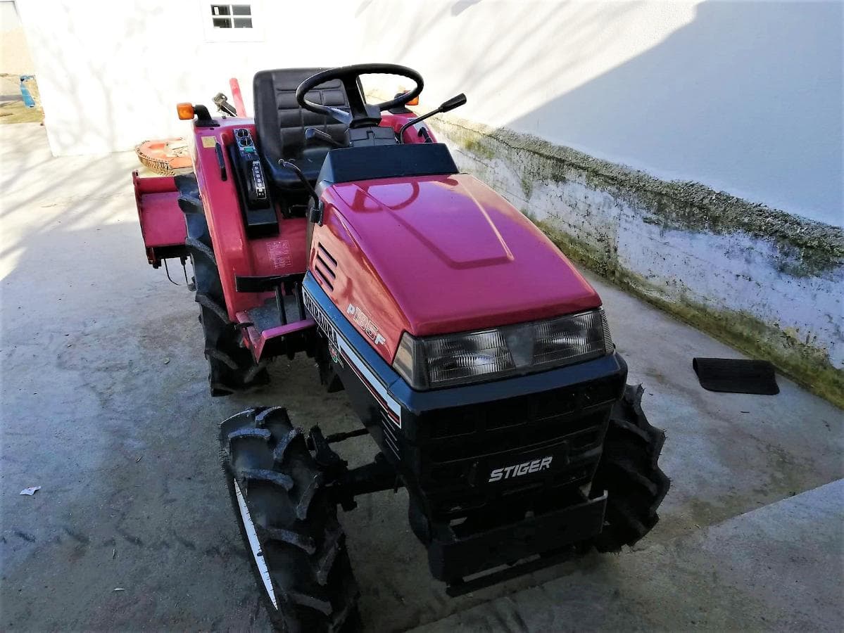 Trator Shibaura  P185F — image 1