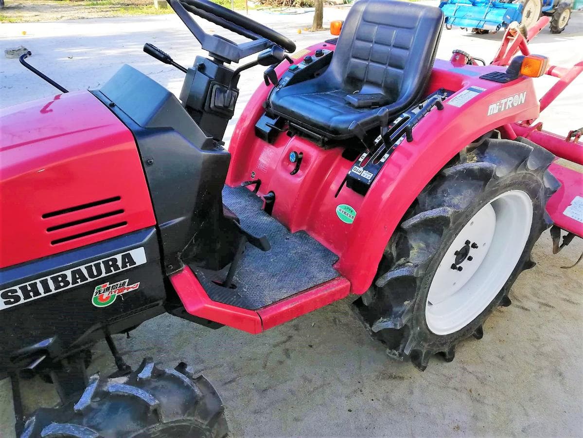 Trator Shibaura  P185F — image 3