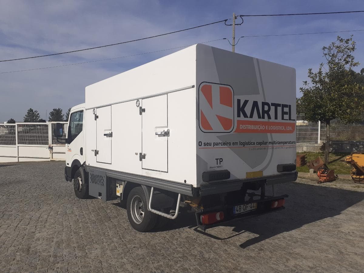 Nissan NT 400 Cabstar · Ano 2015 — imagen 4