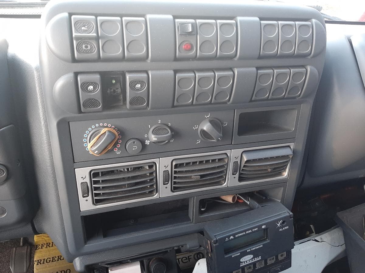 Iveco Eurocargo · Ano 2006 — image 12