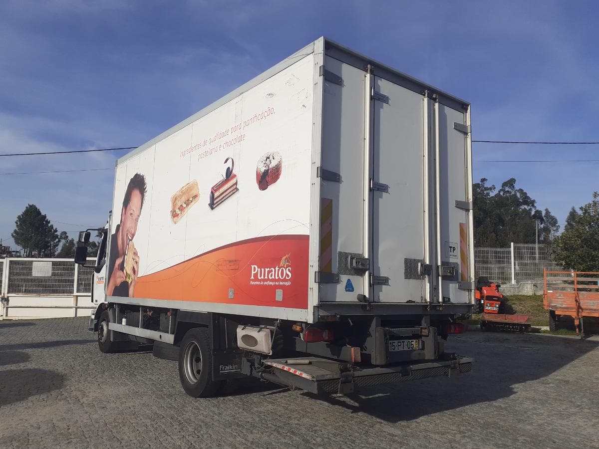 Renault 220 DCI · Ano 2005 — imagem 4