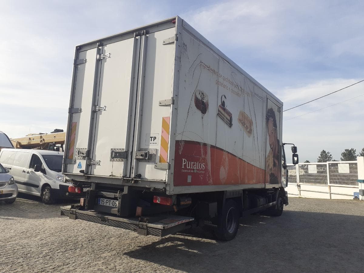 Renault 220 DCI · Ano 2005 — imagem 6