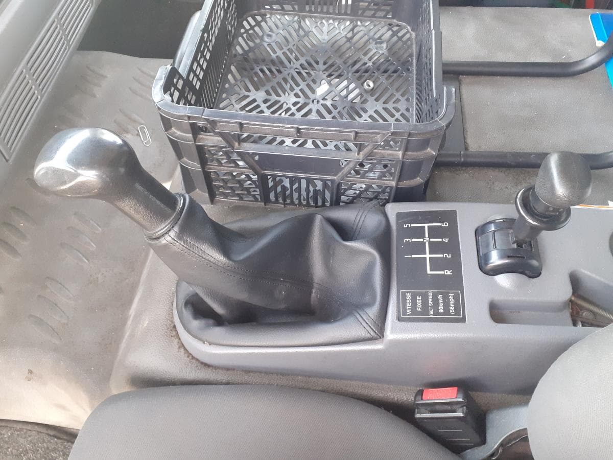 Renault 220 DCI · Ano 2005 — imagem 16