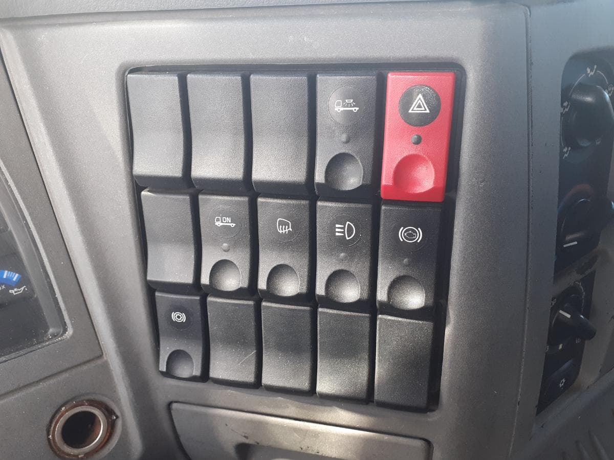 Renault 220 DCI · Ano 2005 — imagem 17