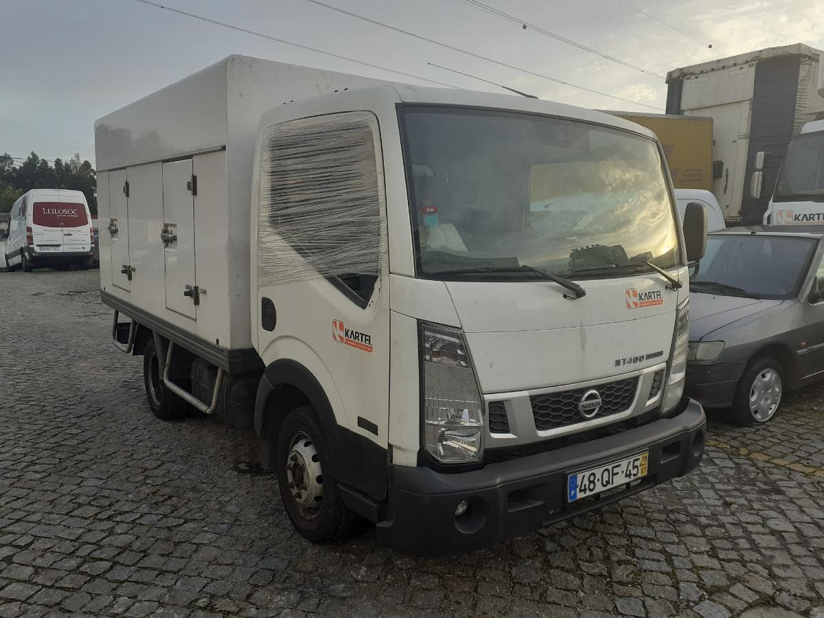 Nissan NT400 Cabstar · Ano 2015