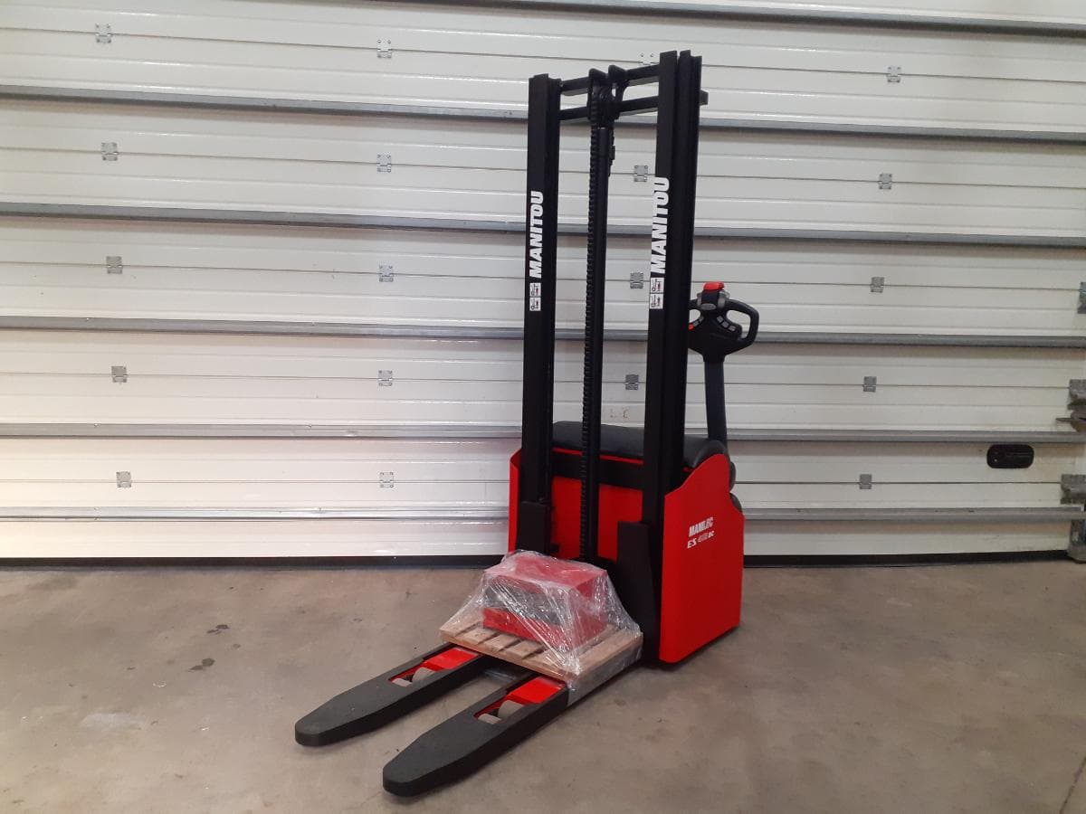 Stacker Manitou ES412 · Ano 2016 — imagen 1