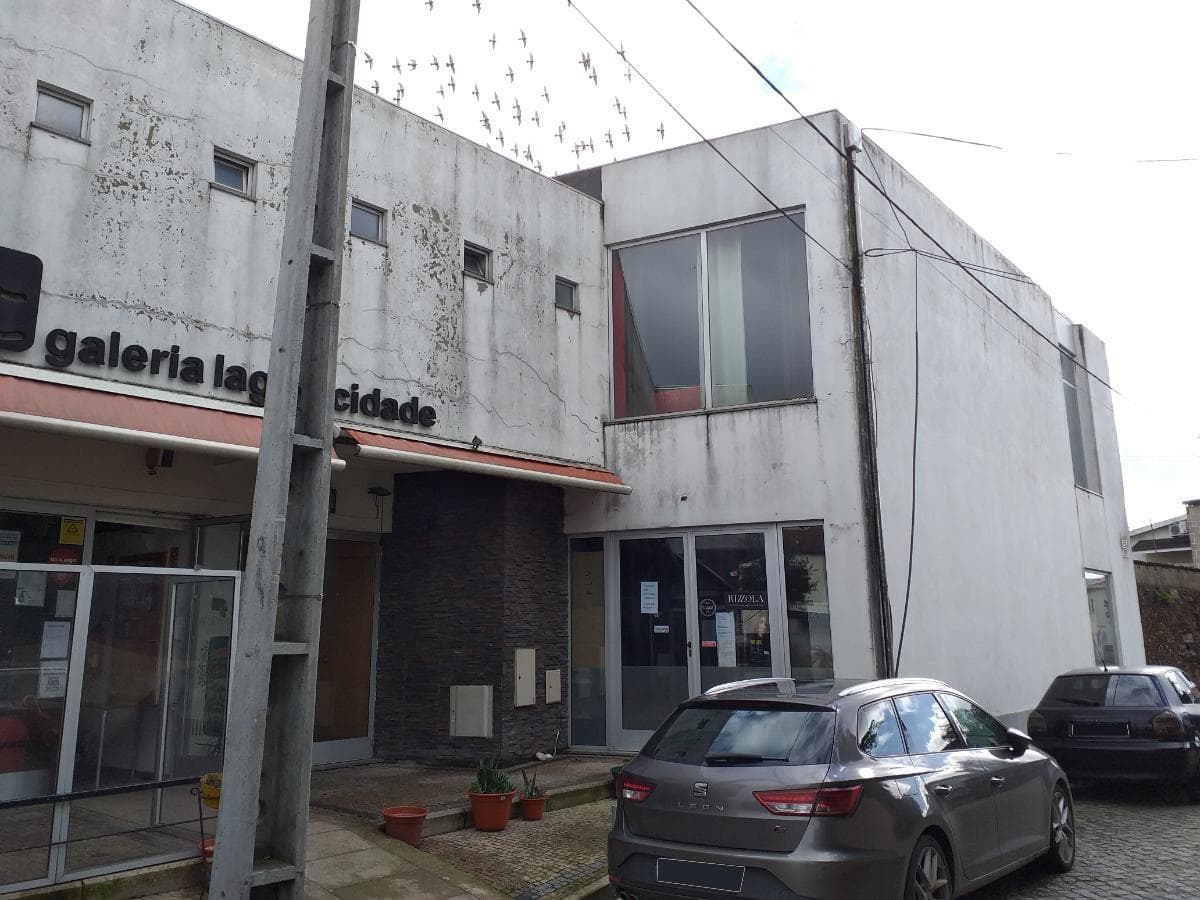 Estabelecimento Comercial · Trofa