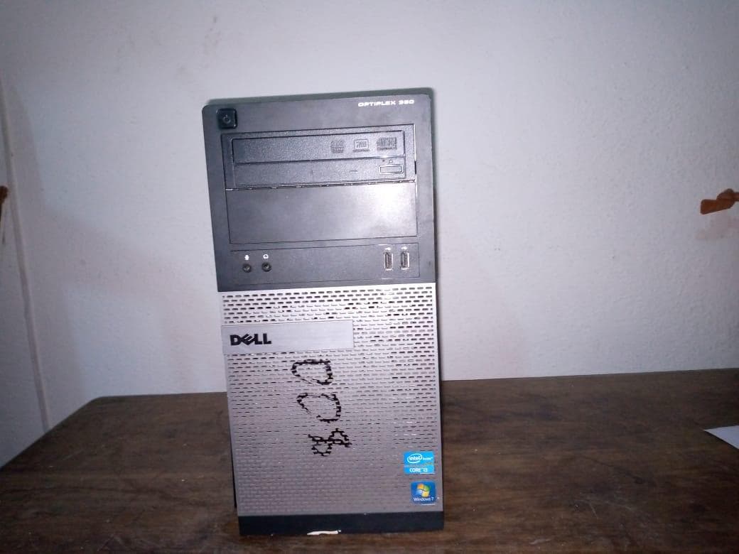 Monitor Dell + Desk Top Dell Optplex GX 380 · — imagem 3