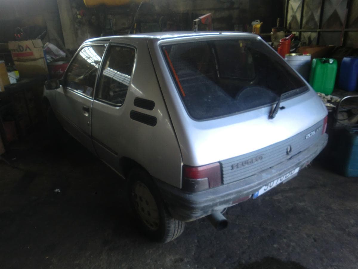 Peugeot 205 XAD · Esposende — imagen 2