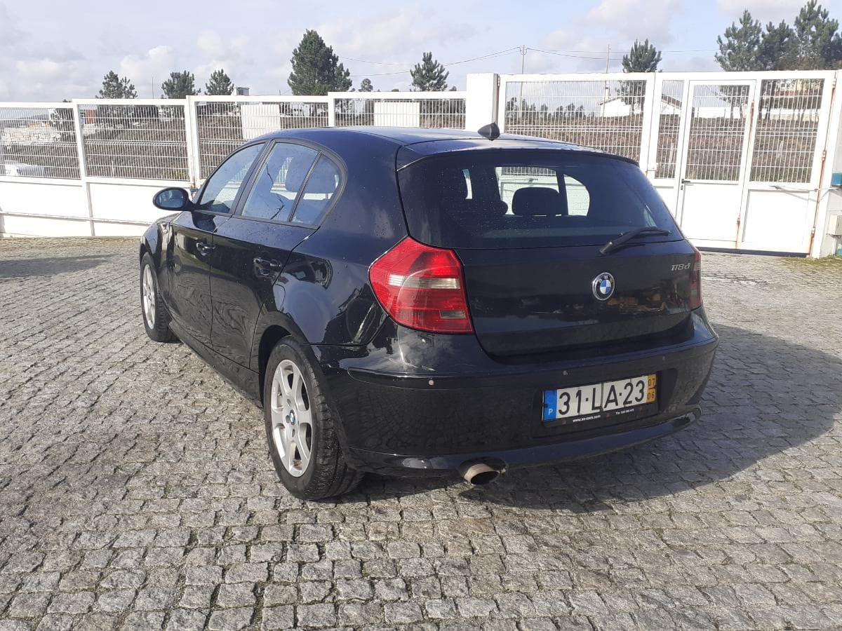 BMW 118D · Ano 2007 — imagen 6