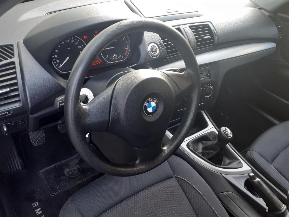 BMW 118D · Ano 2007 — imagen 25