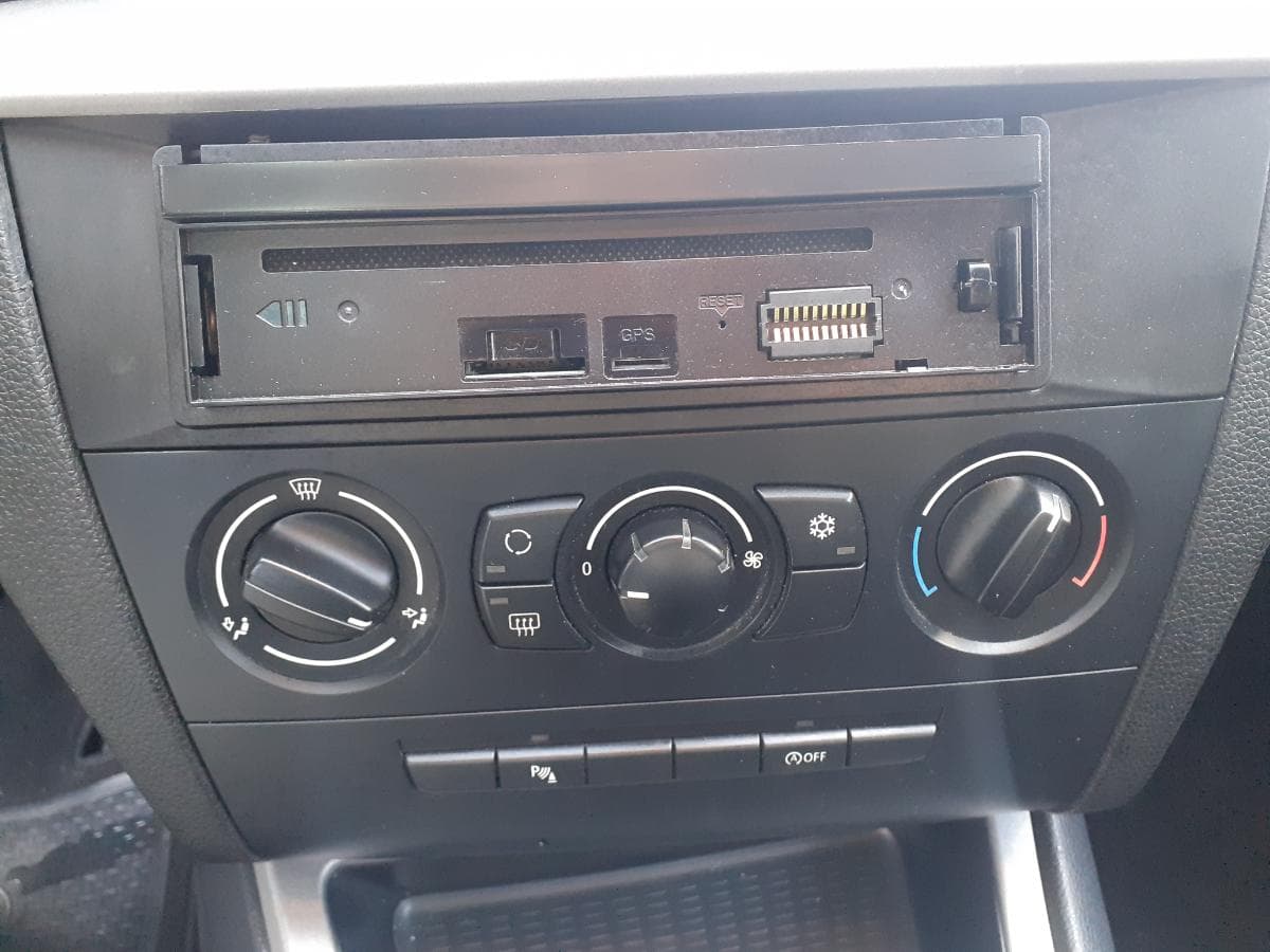 BMW 118D · Ano 2007 — imagen 23