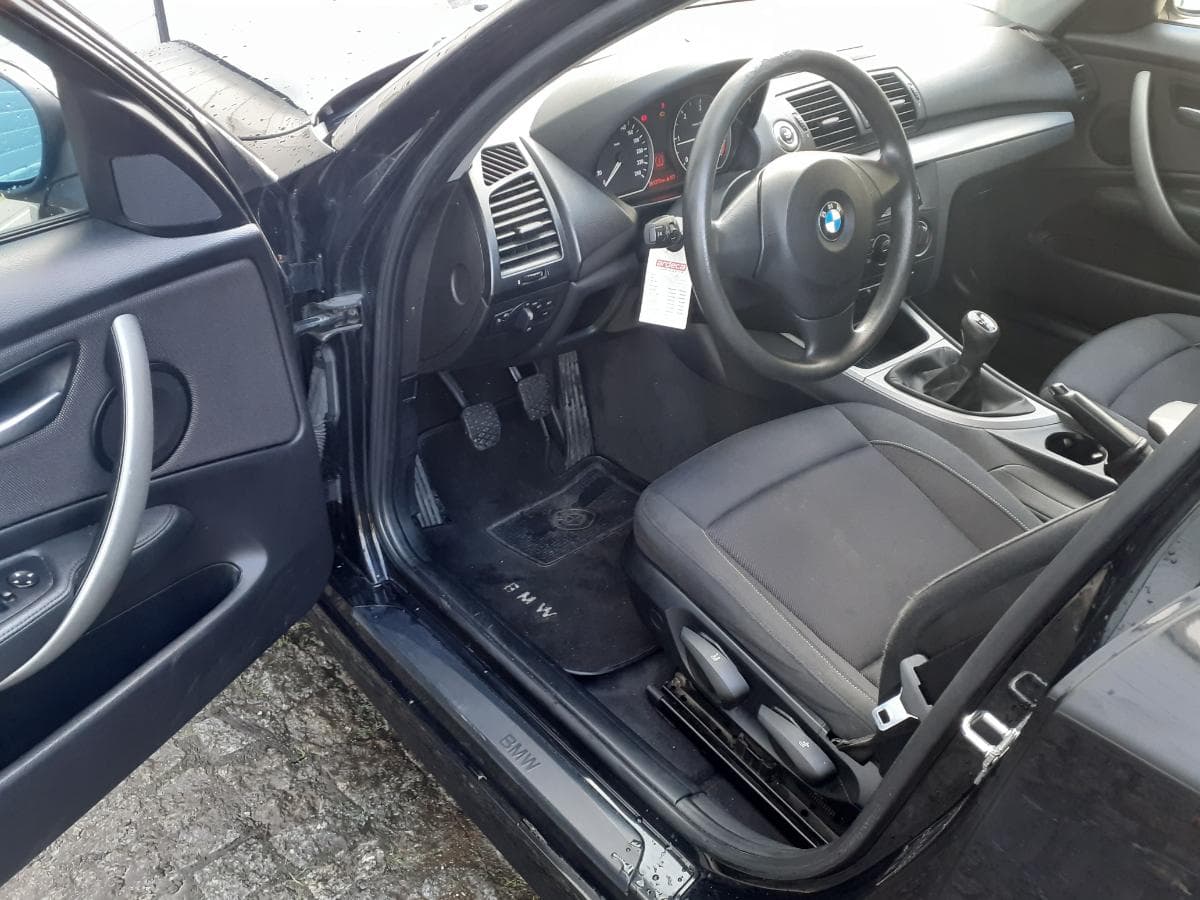 BMW 118D · Ano 2007 — imagen 17