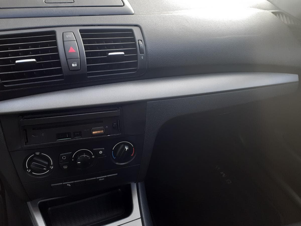BMW 118D · Ano 2007 — imagen 27