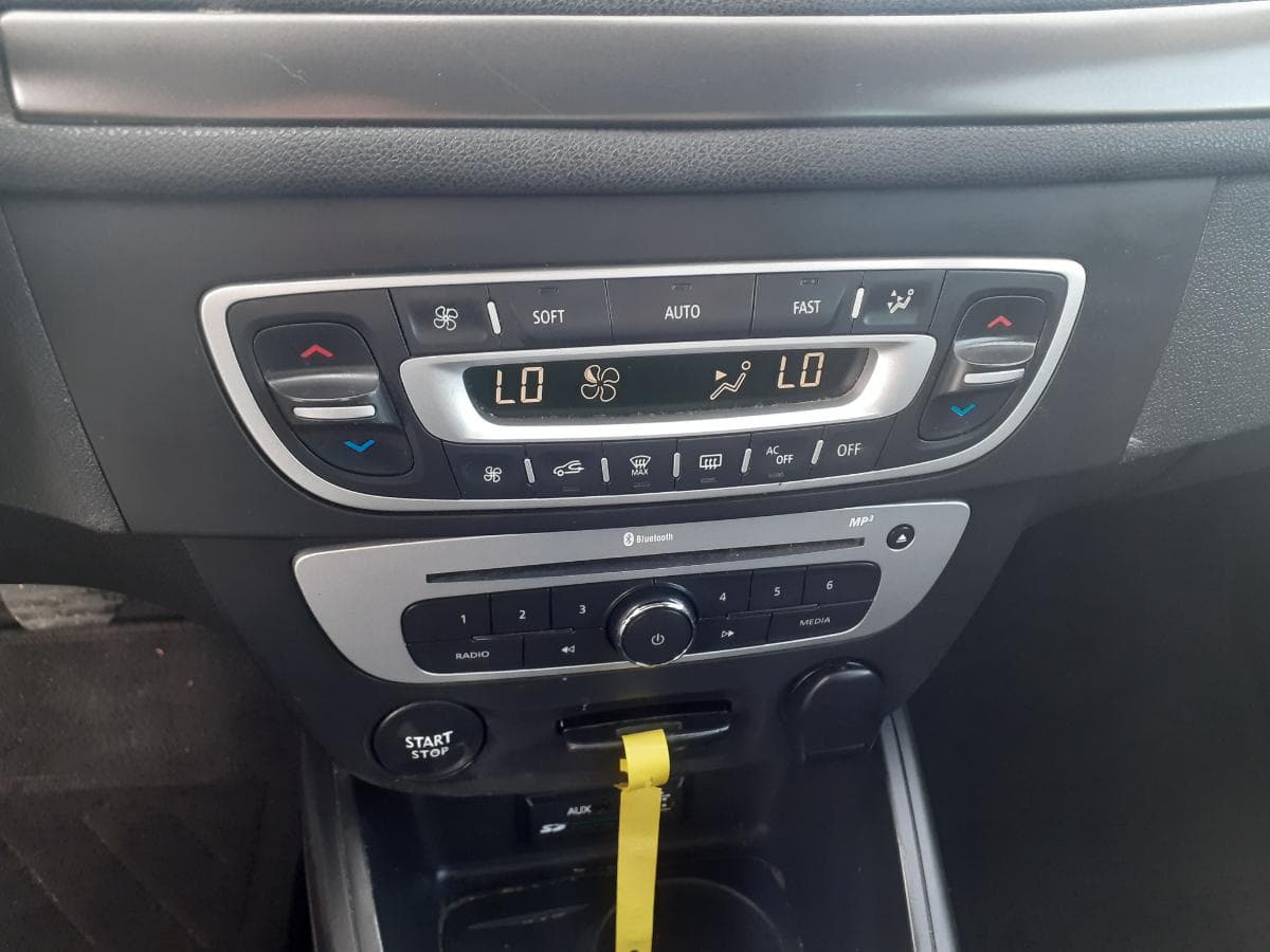 Renault Mégane 1.5DCI · Ano 2015 — image 20