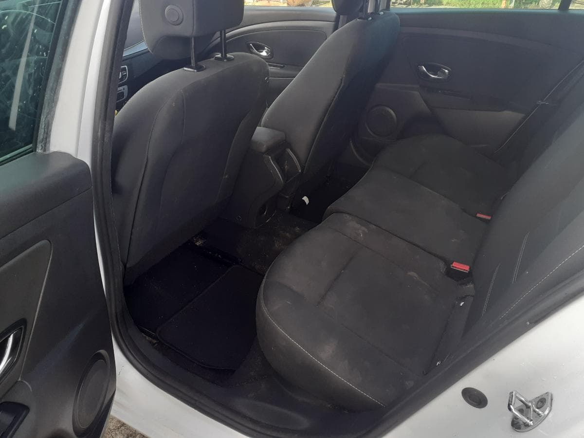Renault Mégane 1.5DCI · Ano 2015 — image 23