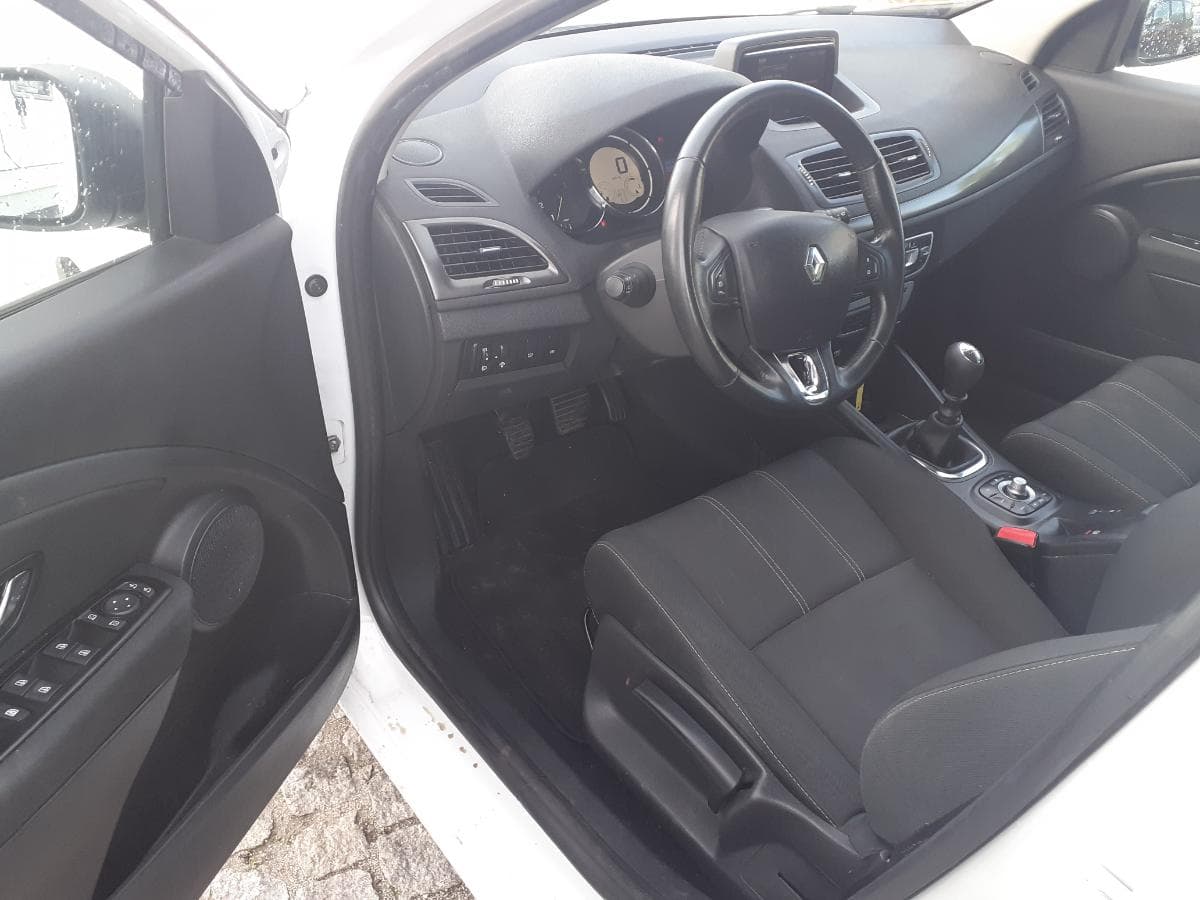 Renault Mégane 1.5DCI · Ano 2015 — image 19