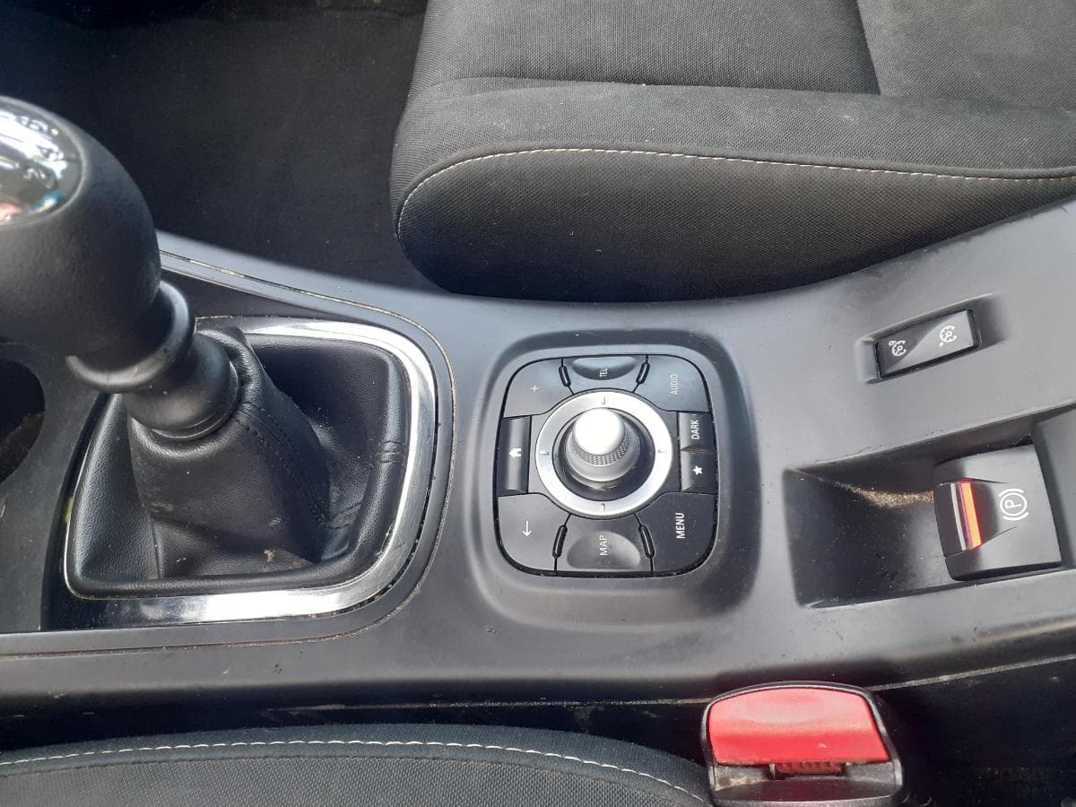 Renault Mégane 1.5DCI · Ano 2015 — image 27