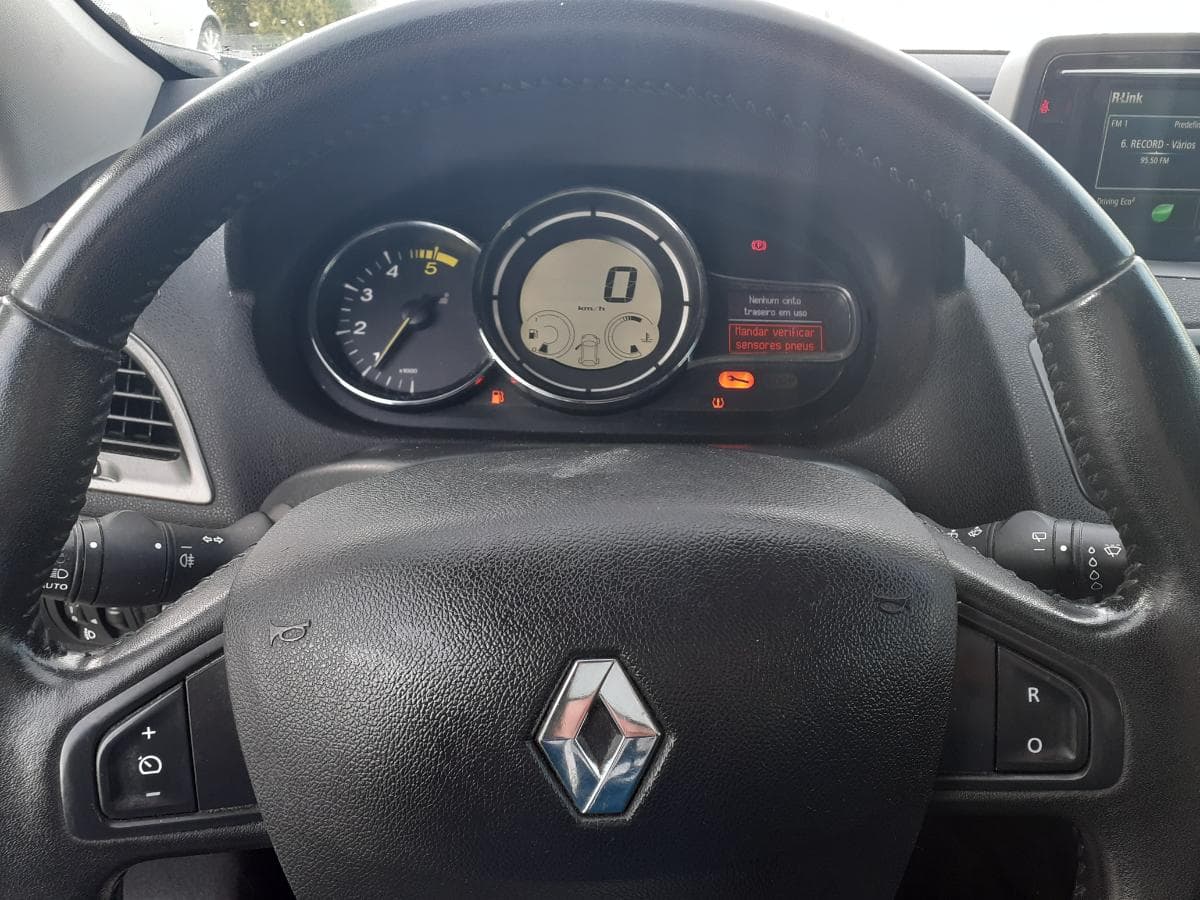 Renault Mégane 1.5DCI · Ano 2015 — image 29