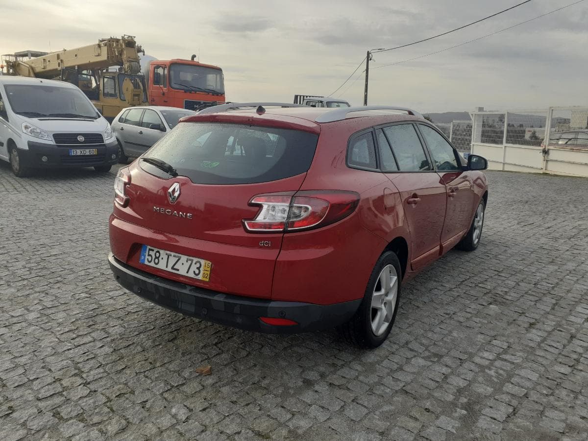 Renault Mégane 1.5 DCI · Ano 2015 — imagen 4