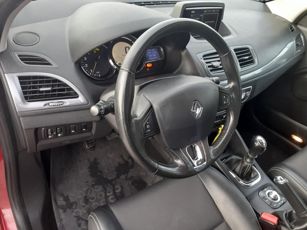 Renault Mégane 1.5 DCI · Ano 2015 — imagen 22