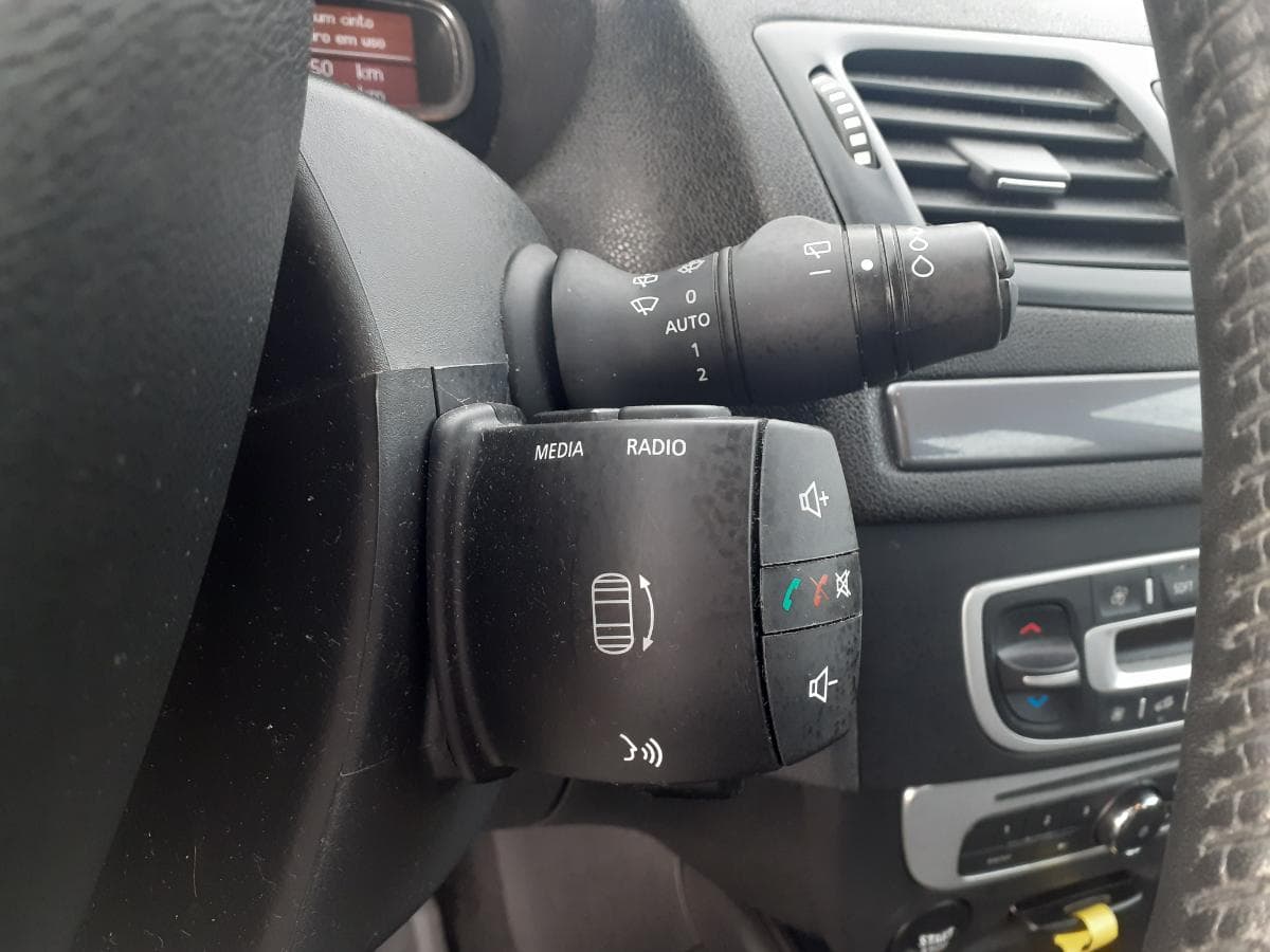 Renault Mégane 1.5 DCI · Ano 2015 — imagen 24