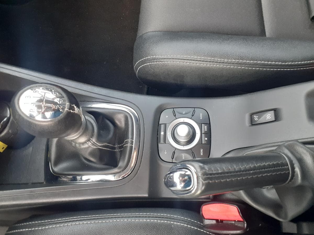 Renault Mégane 1.5 DCI · Ano 2015 — imagen 19