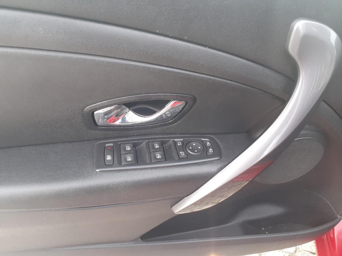 Renault Mégane 1.5 DCI · Ano 2015 — imagen 26