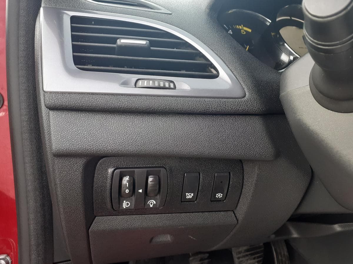 Renault Mégane 1.5 DCI · Ano 2015 — imagen 28