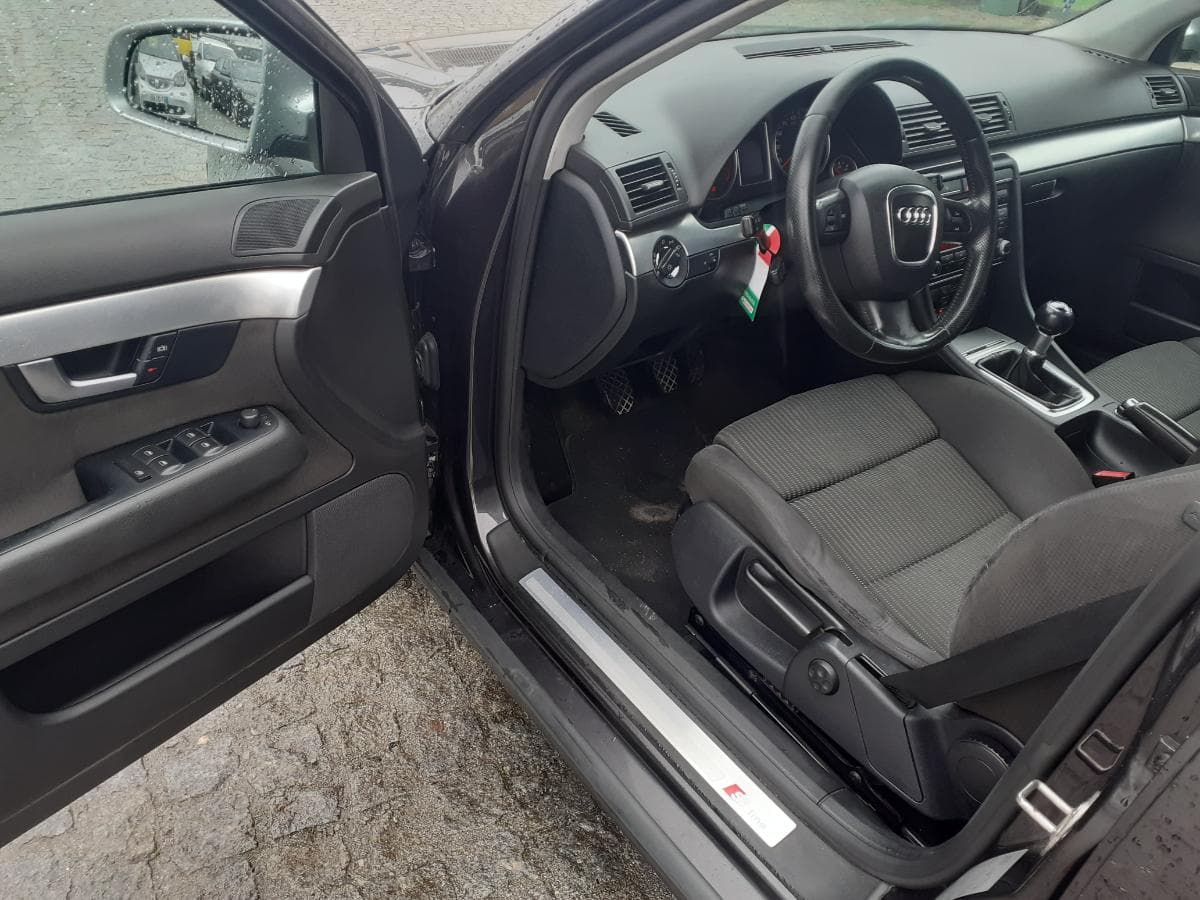 Audi A4 2.0 TDI · Ano 2007 — imagen 12