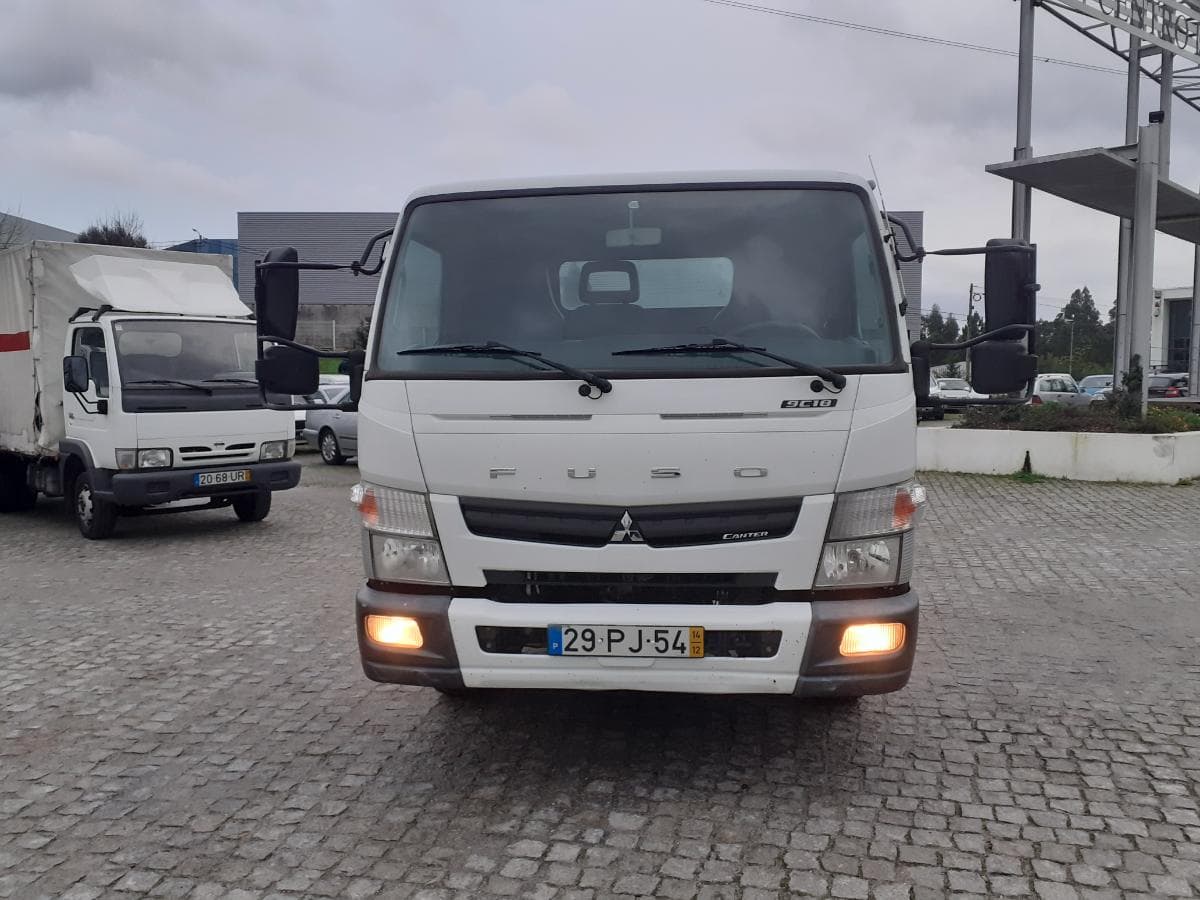 Mitsubishi Canter Fuso 9C18 · Ano 2014 — image 2