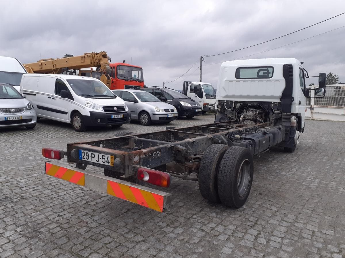 Mitsubishi Canter Fuso 9C18 · Ano 2014 — image 4