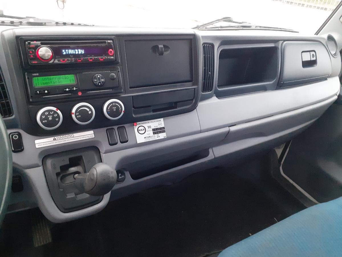 Mitsubishi Canter Fuso 9C18 · Ano 2014 — image 14