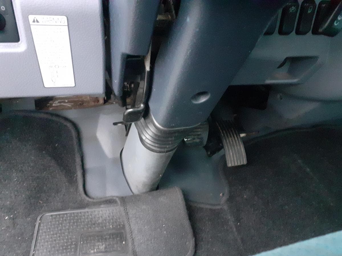 Mitsubishi Canter Fuso 9C18 · Ano 2014 — image 17
