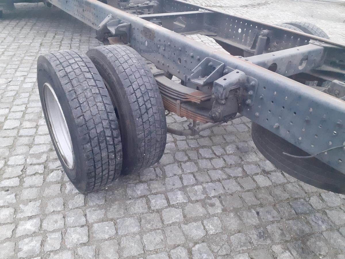 Mitsubishi Canter Fuso 9C18 · Ano 2014 — image 9