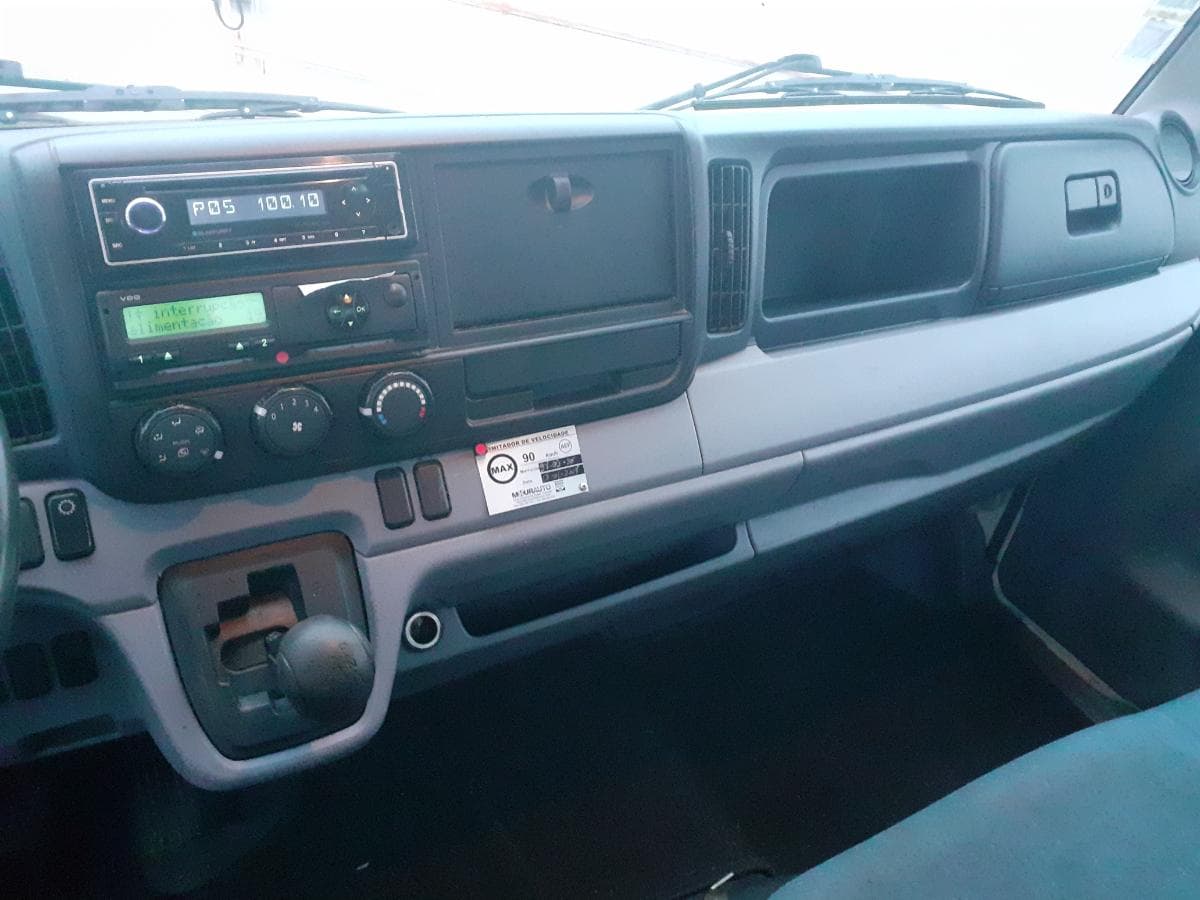 Mitsubishi Canter Fuso 9C18 · Ano 2014 — image 16