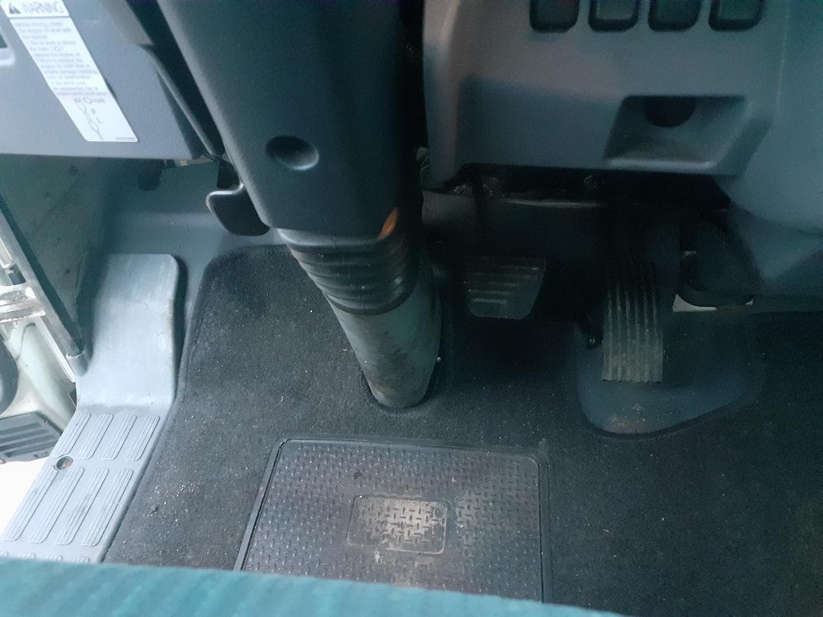 Mitsubishi Canter Fuso 9C18 · Ano 2014 — image 18
