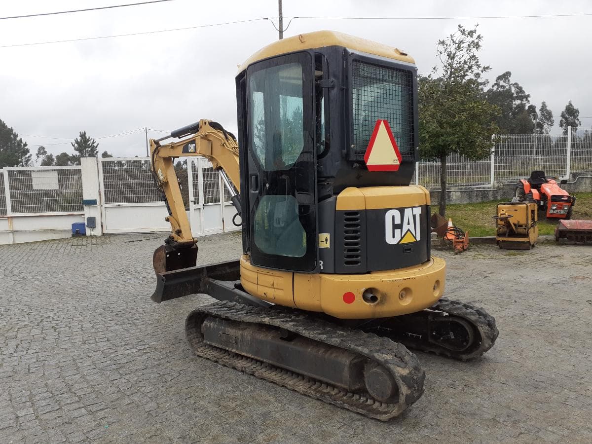 Mini giratória Caterpillar 303C-CR — image 4