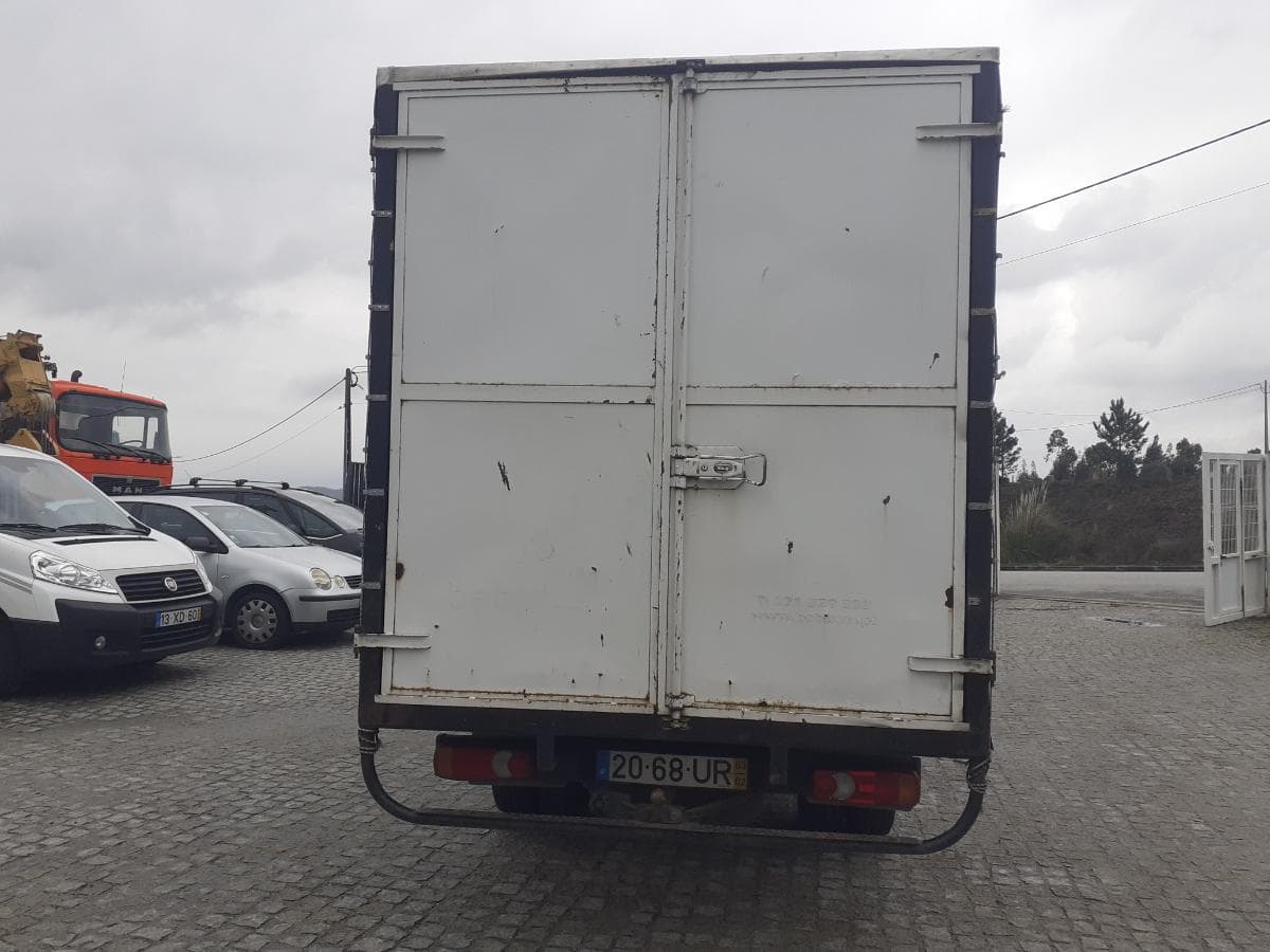 Nissan Cabstar 120-35 · Ano 2003 — imagen 5